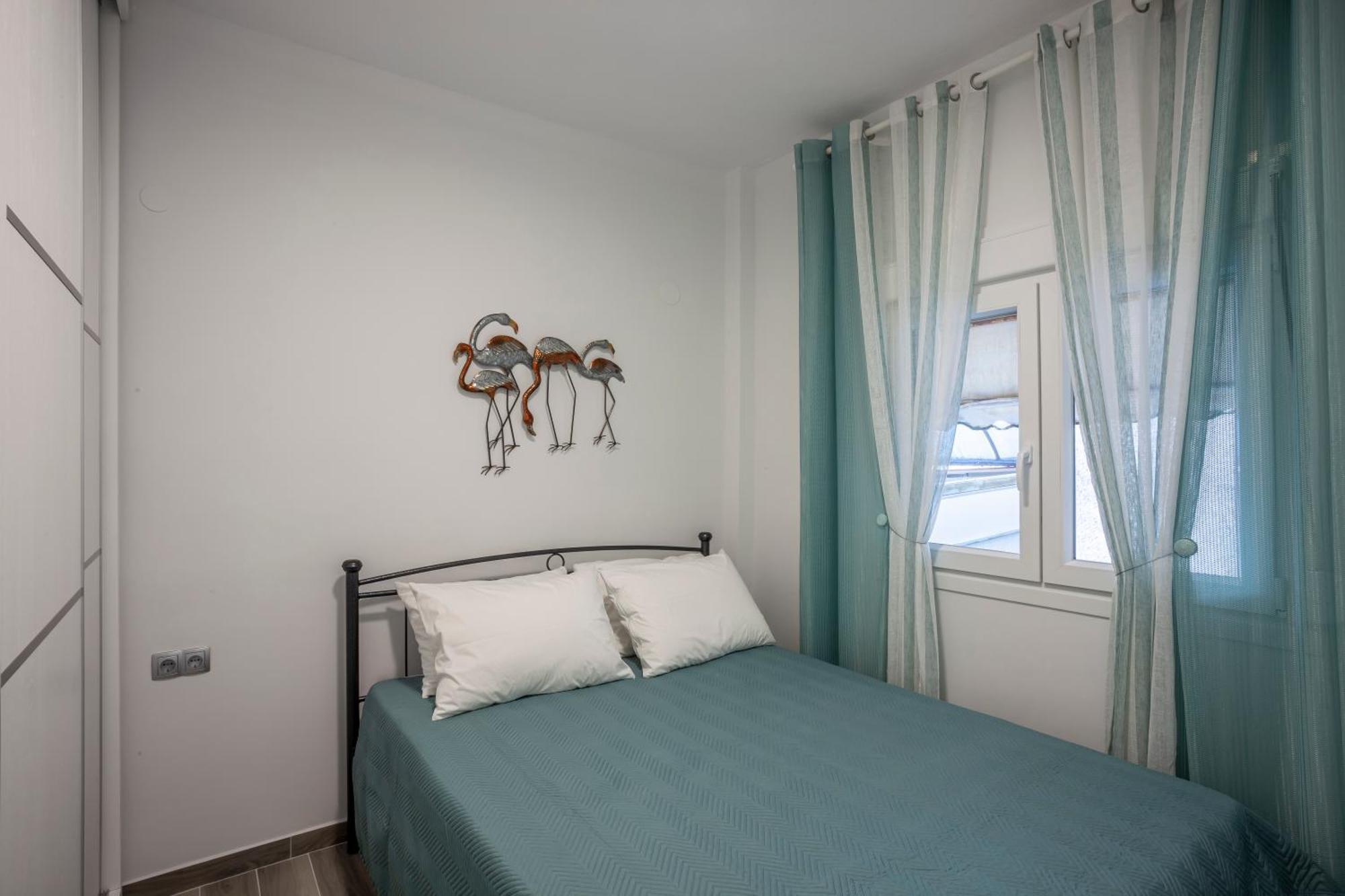 Flamingo Deluxe Studio Apartment *